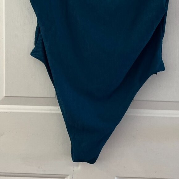 Vitamin A Woman's Plus-Size Blue One-Piece Swim Suit Sz XXL - Picture 2 of 11